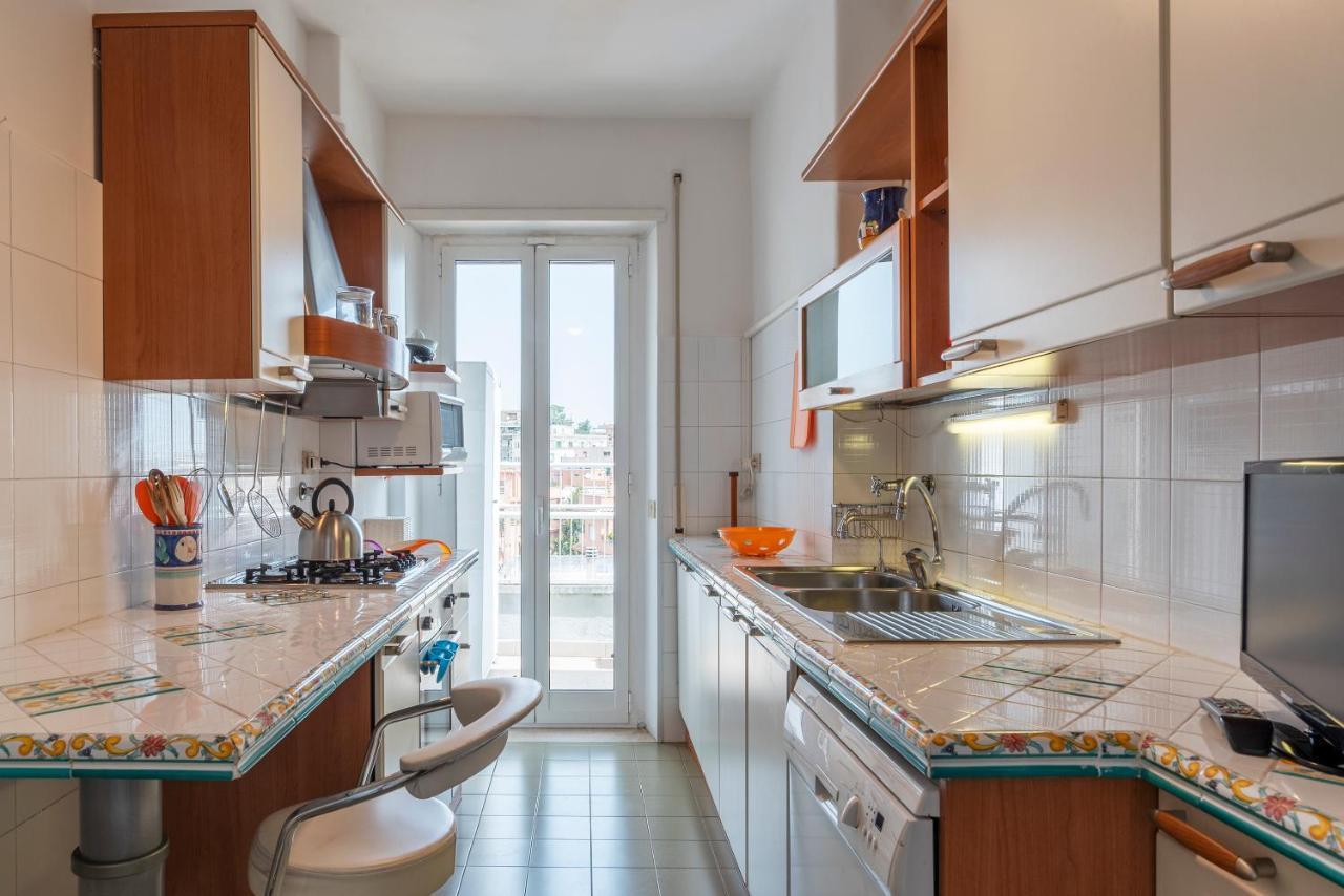 Roomy And Bright Apartment With Terrace Roma Esterno foto