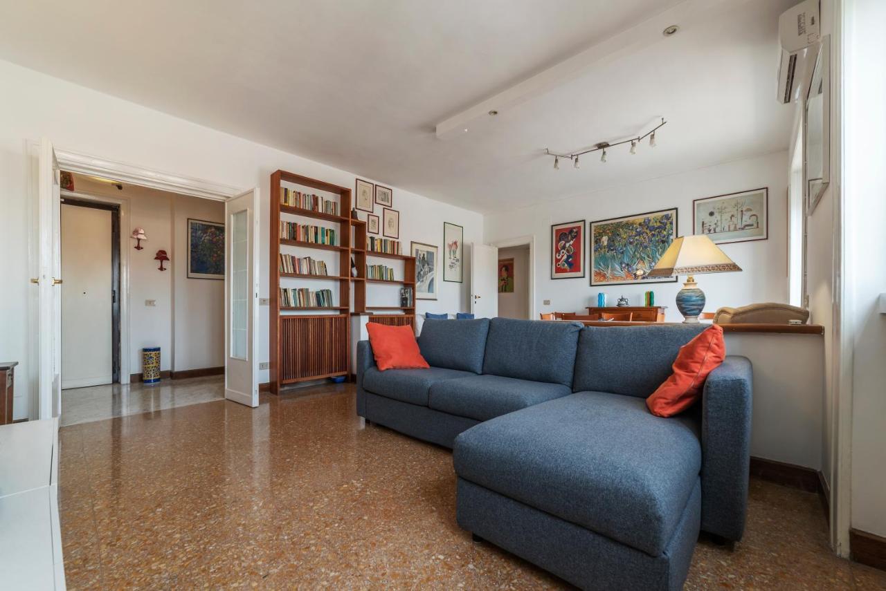 Roomy And Bright Apartment With Terrace Roma Esterno foto
