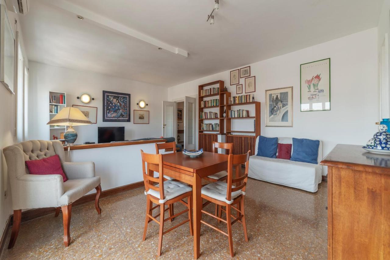 Roomy And Bright Apartment With Terrace Roma Esterno foto