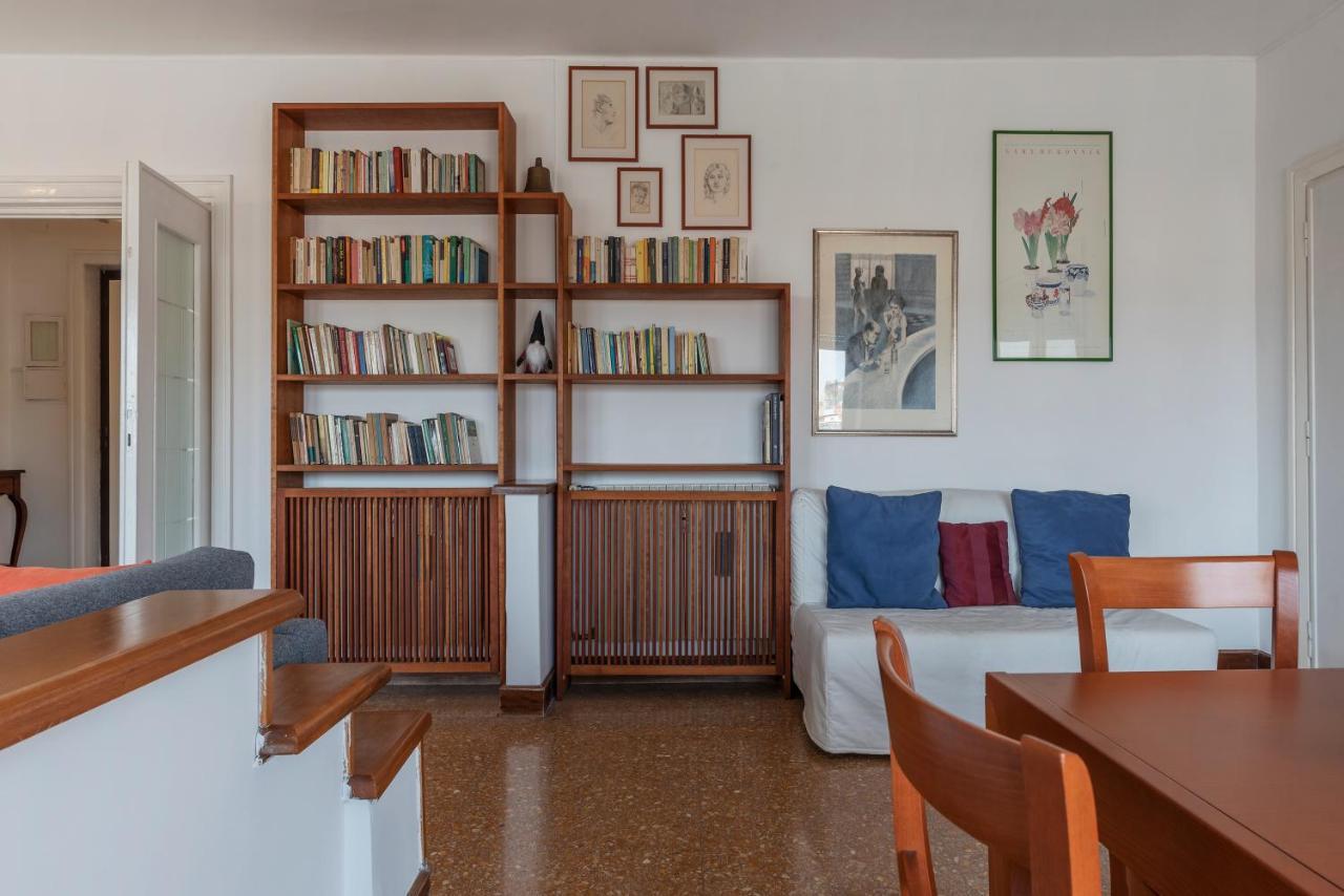 Roomy And Bright Apartment With Terrace Roma Esterno foto