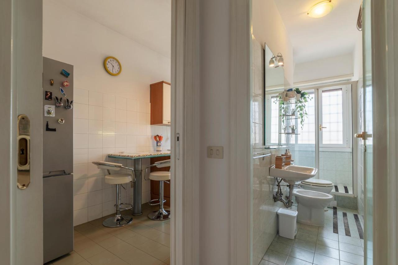 Roomy And Bright Apartment With Terrace Roma Esterno foto